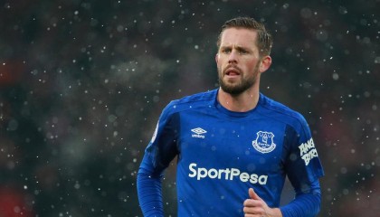 开云-意甲争四陷混战，尤文主场爆冷平莱切，罗马客场失利，亚特兰大与国米乘势而上