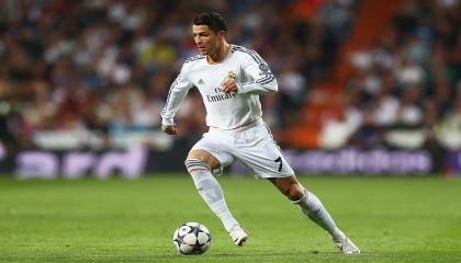 开云赛事集团：那不勒斯边锋内雷斯脚踝扭伤被扶离场，伤情震荡球迷圈未来之路蒙阴影