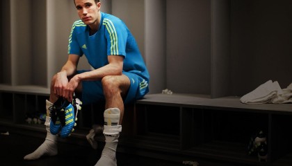 开云：恩比德回归战意浓，76人对决魔术争夺季中锦标赛首胜