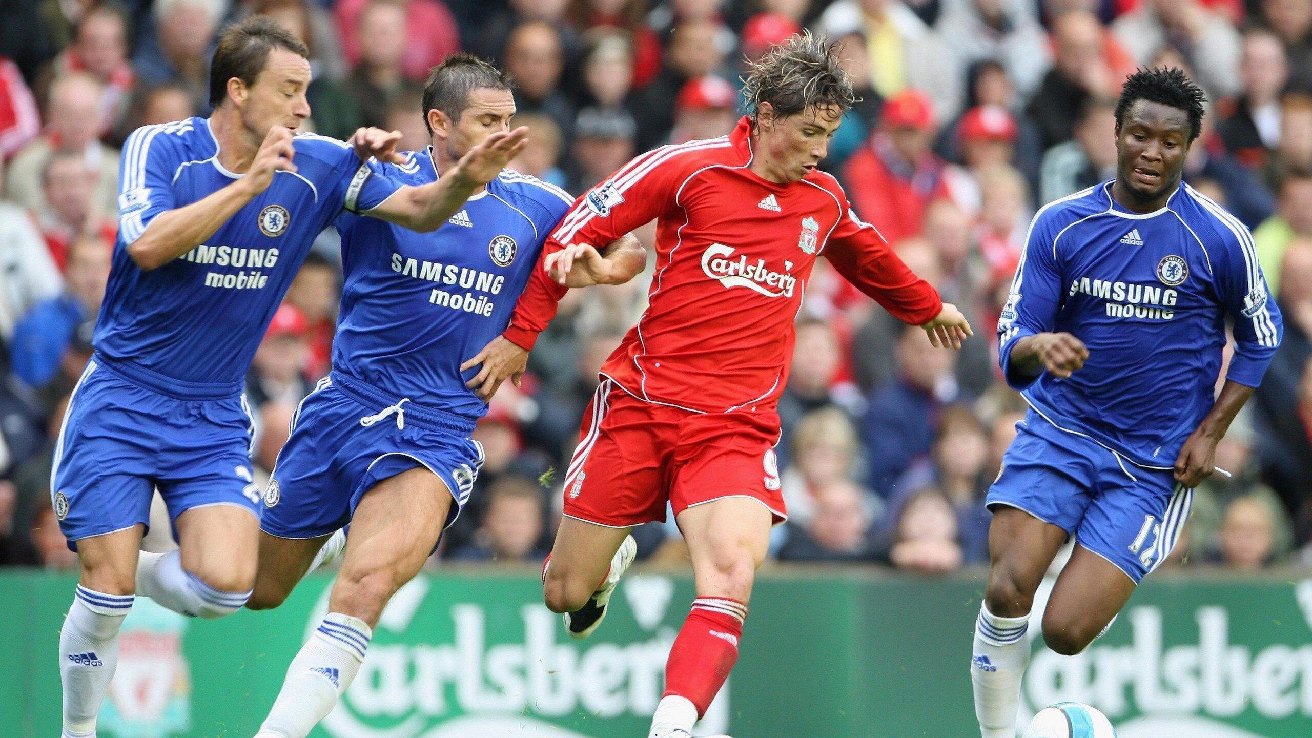 那不勒斯边锋内雷斯脚踝扭伤被扶离场,伤情震荡球迷圈未来之路蒙阴影