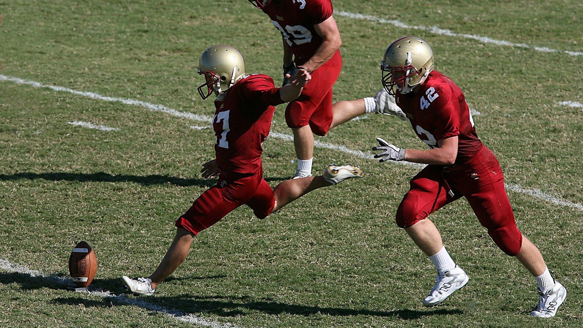 埃里克森专访,乐高拼出心灵驿站,社媒怪象引深思,赛事密集化敲响警钟